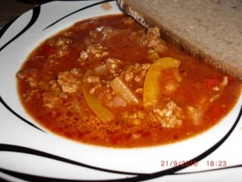 Rezept: Paprikasuppe mit Hackfleisch und Zucchini Bild Nr. 2 Paprikasuppe mit Hackfleisch und Zucchini - Rezept - Bild Nr. 2