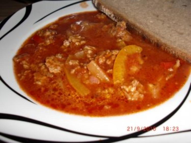 Paprikasuppe mit Hackfleisch und Zucchini - Rezept - kochbar.de