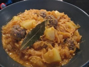 Szegediner Hackbällchentopf - Rezept