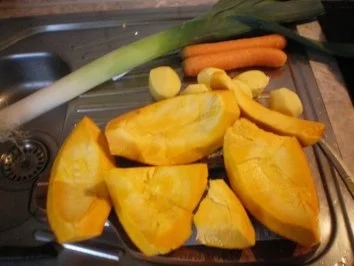 Rezept: Feine Kürbis-Ingwer Suppe Bild Nr. 2 Feine Kürbis-Ingwer Suppe - Rezept - Bild Nr. 2