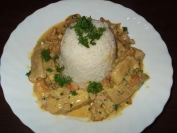 Rezept: Pfifferlingsrahm mit Schweinefilet auf Bandnudeln Bild Nr. 6 Pfifferlingsrahm mit Schweinefilet auf Bandnudeln - Rezept - Bild Nr. 6