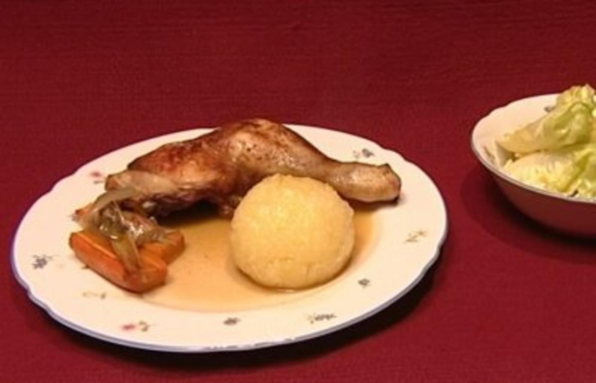 Bayrische Kartoffelklöße mit brauner Soße, Gemüse und Huhn (Marusha) - Rezept