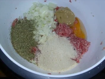 Rezept: Majoran-Frikadellen mit Apfelkompott Bild Nr. 5 Majoran-Frikadellen mit Apfelkompott - Rezept - Bild Nr. 5