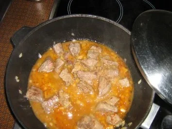 Gulaschpfanne mit Sauerkraut, Spätzle und Gemüse - Rezept - Bild Nr. 3