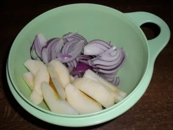 Rezept: Kasslernacken mit Zwiebel-Apfelsößle Bild Nr. 2 Kasslernacken mit Zwiebel-Apfelsößle - Rezept - Bild Nr. 2