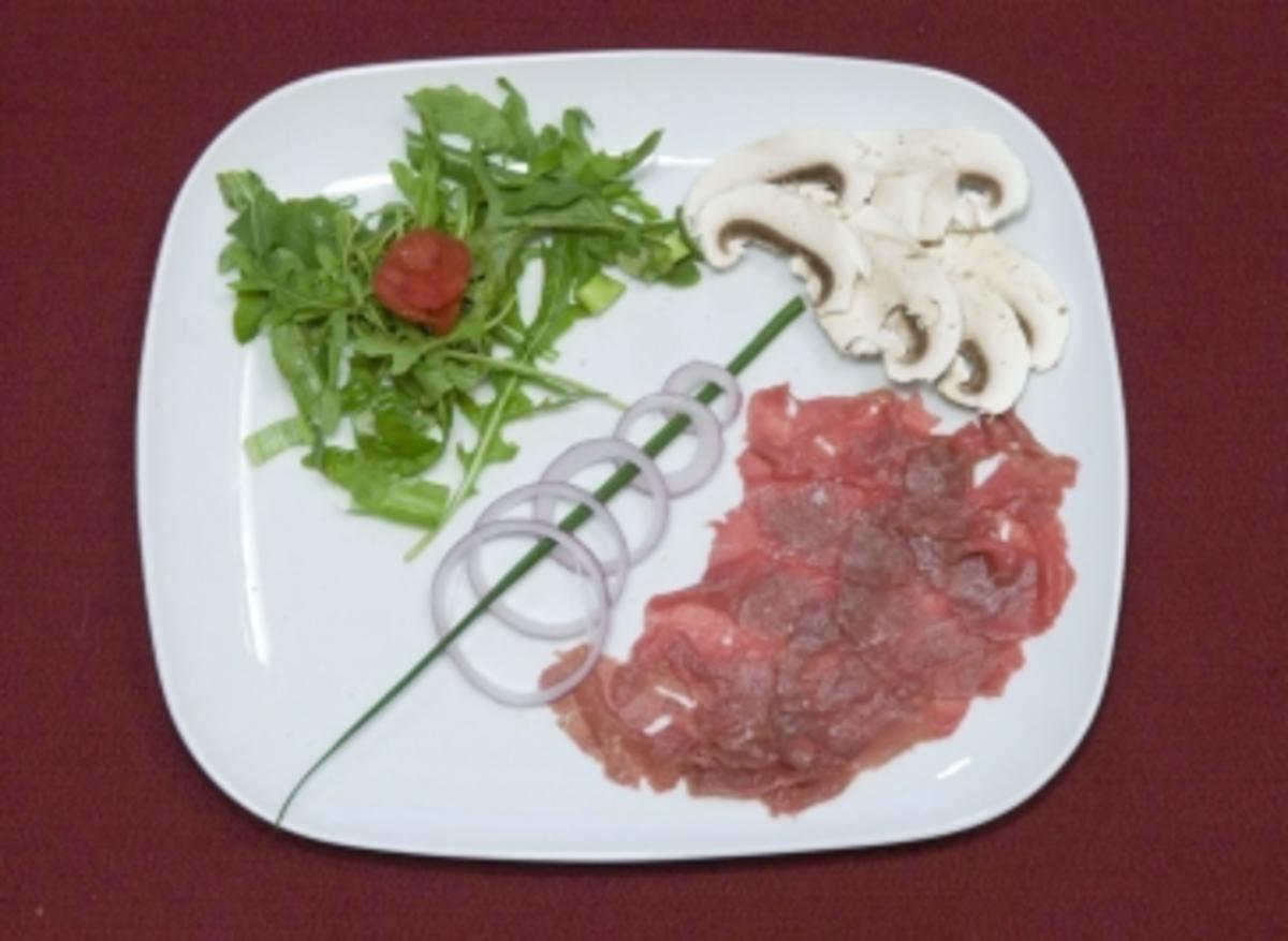Für Carnivoren: Rinder-Carpaccio, für Vegetarier: Pilz-Carpaccio (Fiona Erdmann) - Rezept