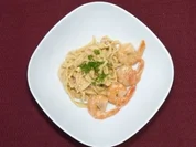 Beschwipste Garnelen, schwimmende Schwammerl an Pasta (Fiona Erdmann) - Rezept