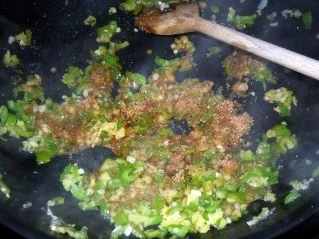 Hähnchenbrust unter Ajvar-Kruste mit Chilisauce und Reis - Rezept - Bild Nr. 7