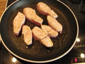 Rezept: "Hauptgericht" Puten-Pfifferling-Auflauf Bild Nr. 3 "Hauptgericht" Puten-Pfifferling-Auflauf - Rezept - Bild Nr. 3