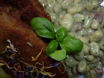 Rezept: Schweineschnitzel mit Stampfkartoffeln an dicken Böhnchen in Rahm Bild Nr. 2 Schweineschnitzel mit Stampfkartoffeln an dicken Böhnchen in Rahm - Rezept - Bild Nr. 2