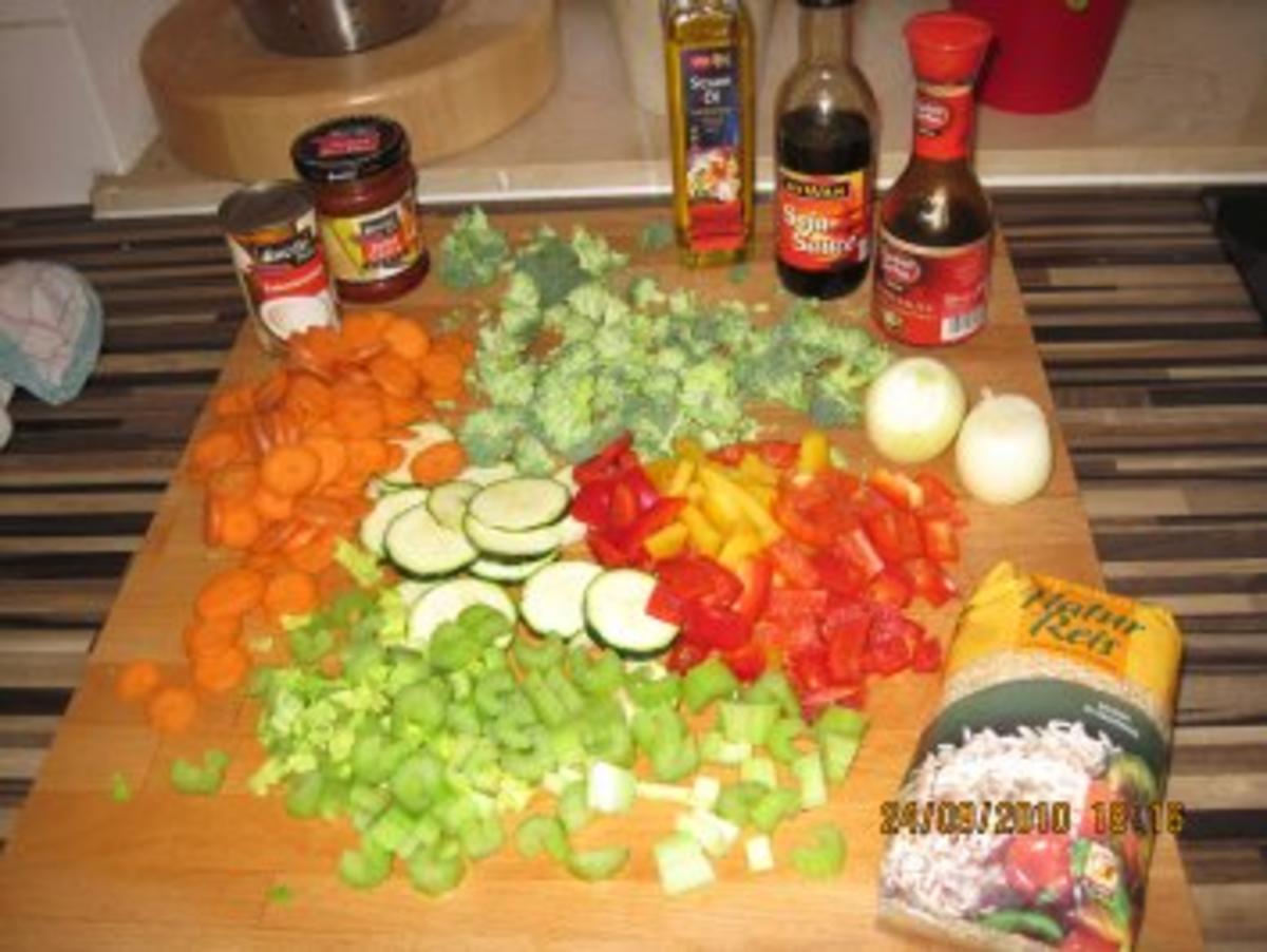 Bunte Curry-Gemüsepfanne mit Kokosmilch - Rezept - Bild Nr. 2