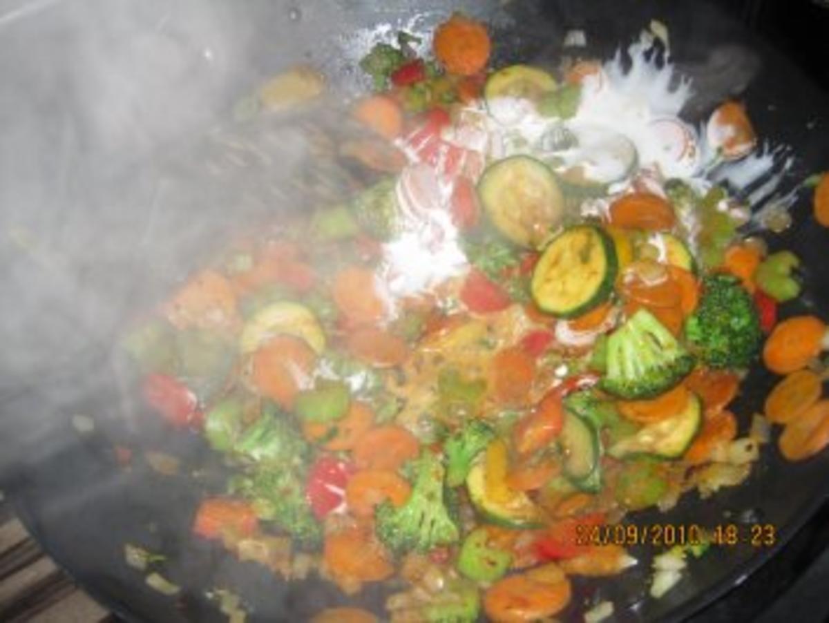 Bunte Curry-Gemüsepfanne mit Kokosmilch - Rezept - Bild Nr. 5