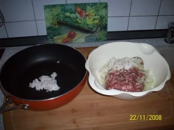 Hack-Speckbällchen an Nudeln - Rezept