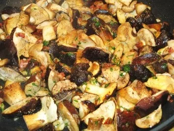 Jägerklößchen mit frischen Waldpilzen ... - Rezept - Bild Nr. 6