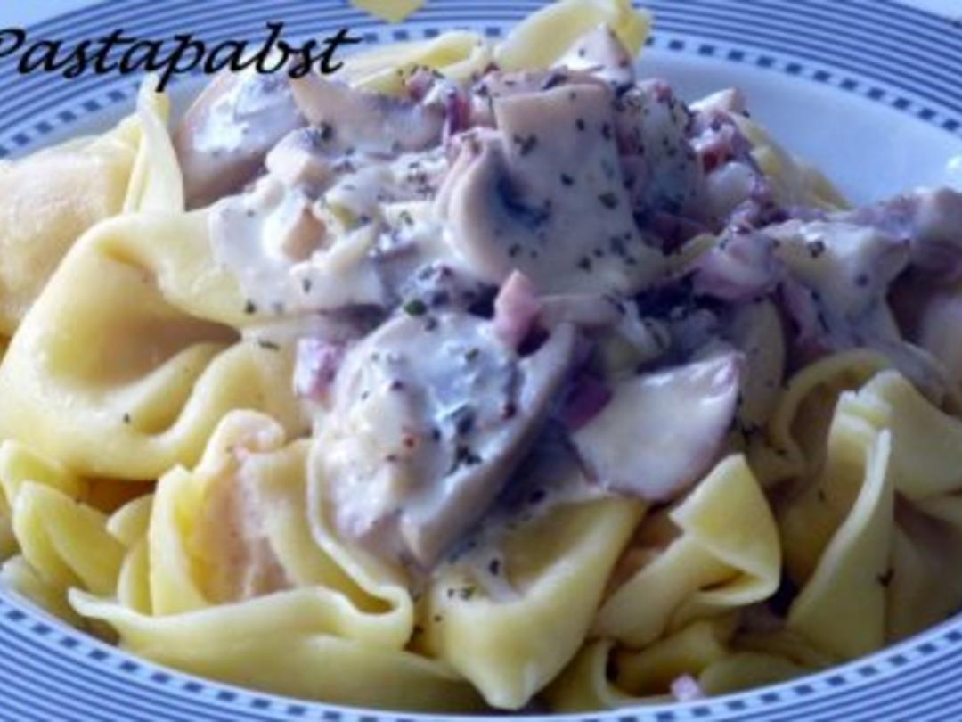 Tortellini mit Champignon-Rahm-Sauce - Rezept - kochbar.de