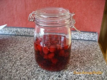 Rezept: Likör: Himbeere Bild Nr. 2 Likör: Himbeere - Rezept - Bild Nr. 2