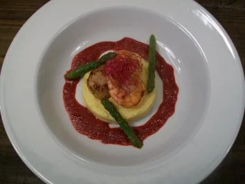 Jakobsmuschel im Vanilleduft & Black Tiger auf Chilipolenta an Bete-Schaum - Rezept - Bild Nr. 9