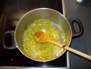 Rezept: Leichte Kürbissuppe Bild Nr. 3 Leichte Kürbissuppe - Rezept - Bild Nr. 3