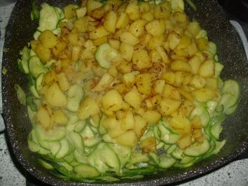 Zucchini-Pfanne mit Wurstklößchen - Rezept - Bild Nr. 7