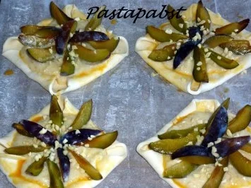 Rezept: Marzipan-Zwetschgentaschen Bild Nr. 3 Marzipan-Zwetschgentaschen - Rezept - Bild Nr. 3