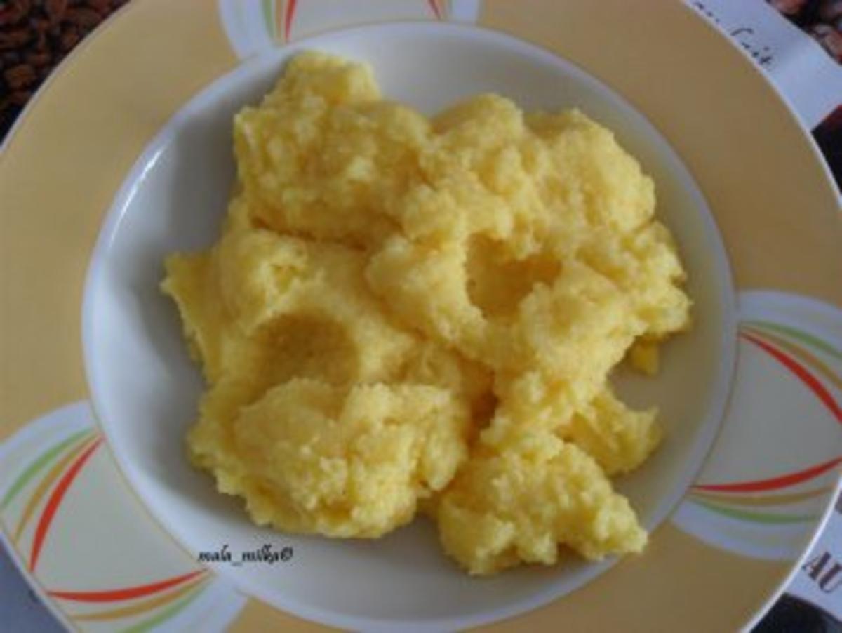 Bilder für Polenta mit Mais Grieß und Salz - Rezept