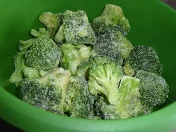 Rezept: Putenrouladen mit Kartoffelspalten und Broccoli Bild Nr. 8 Putenrouladen mit Kartoffelspalten und Broccoli - Rezept - Bild Nr. 8