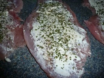 Rezept: Putenrouladen mit Kartoffelspalten und Broccoli Bild Nr. 2 Putenrouladen mit Kartoffelspalten und Broccoli - Rezept - Bild Nr. 2