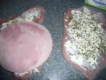 Rezept: Putenrouladen mit Kartoffelspalten und Broccoli Bild Nr. 3 Putenrouladen mit Kartoffelspalten und Broccoli - Rezept - Bild Nr. 3