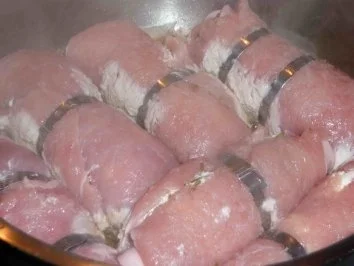 Rezept: Putenrouladen mit Kartoffelspalten und Broccoli Bild Nr. 5 Putenrouladen mit Kartoffelspalten und Broccoli - Rezept - Bild Nr. 5