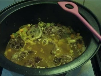 Rezept: Schweinshaxenscheiben mit Gemüse geschmort Bild Nr. 9 Schweinshaxenscheiben mit Gemüse geschmort - Rezept - Bild Nr. 9