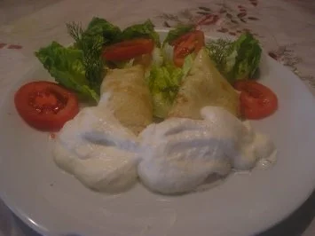 Rezept: Palatschinken mit Räucherlachs und Oberskren Palatschinken mit Räucherlachs und Oberskren - Rezept