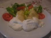 Palatschinken mit Räucherlachs und Oberskren - Rezept