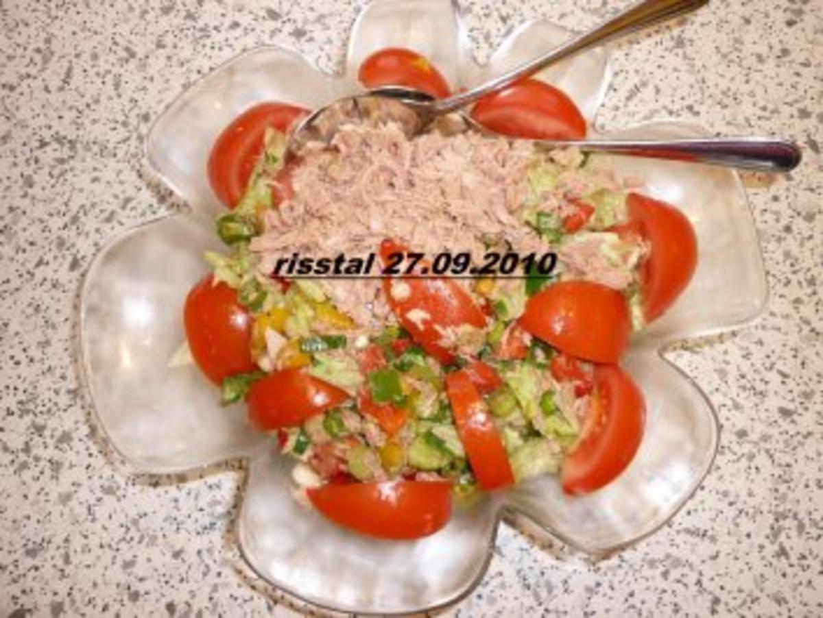 Bilder für Thunfischsalat mit kleiner Eissalat und Frühlingszwiebeln - Rezept