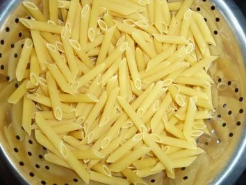 Champignons im Lauch-Ingwer-Rahm an Penne - Rezept - Bild Nr. 5