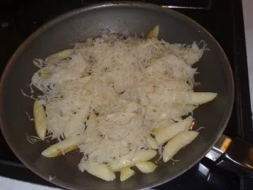 Schupfnudeln mit Sauerkraut - Rezept - Bild Nr. 3