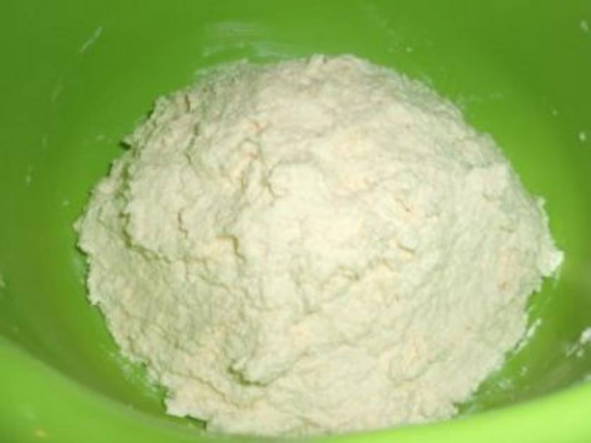 Zwetschgenknödel aus Topfenteig