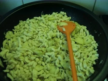 Apfelweinspätzli-Pfanne - Rezept - Bild Nr. 8