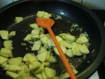 Apfelweinspätzli-Pfanne - Rezept - Bild Nr. 6