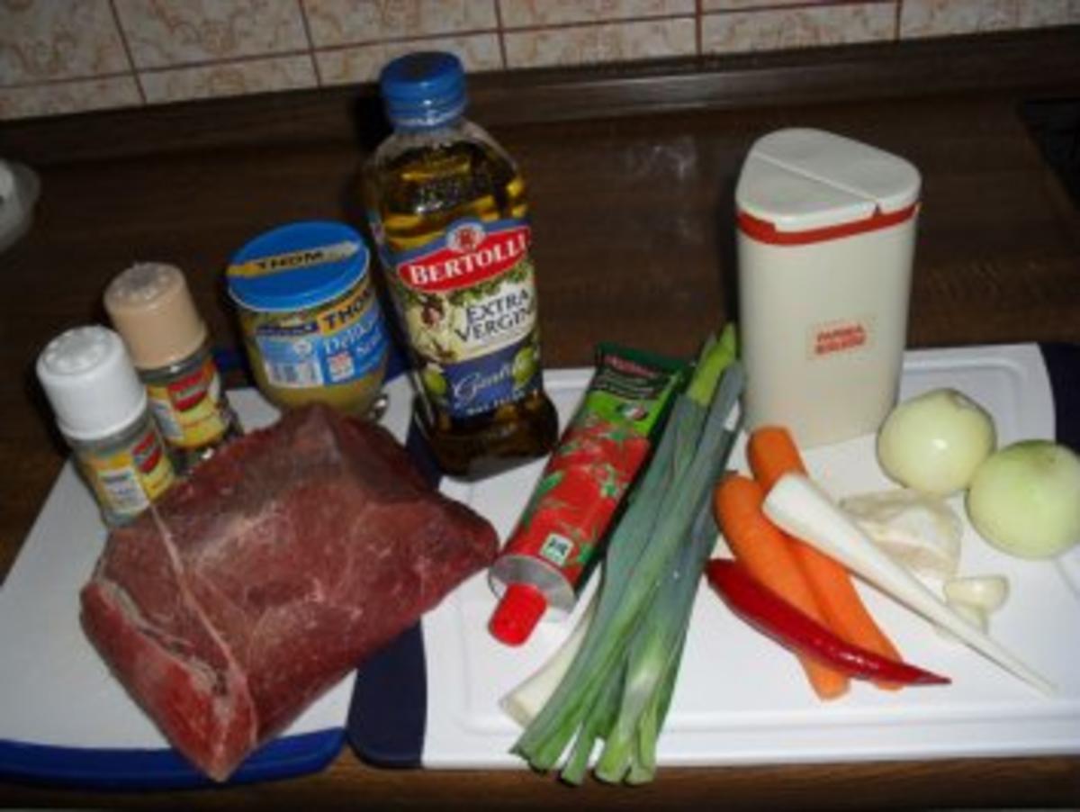 Rinderschmorbraten mit Spätzle und Kartoffelsalat-a richtigs Schwobaessa halt - Rezept