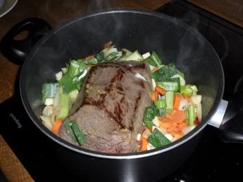 Rinderschmorbraten mit Spätzle und Kartoffelsalat-a richtigs Schwobaessa halt - Rezept - Bild Nr. 5