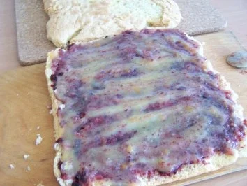 Rezept: Petit fours mit Holundergelee-Füllung Bild Nr. 3 Petit fours mit Holundergelee-Füllung - Rezept - Bild Nr. 3