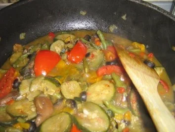 Rezept: Kräuterlachssteak auf mediteranem Gemüse Bild Nr. 2 Kräuterlachssteak auf mediteranem Gemüse - Rezept - Bild Nr. 2