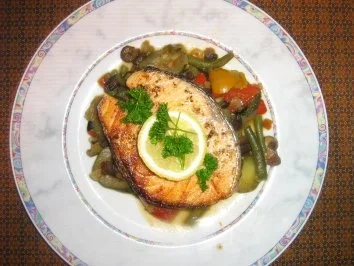 Rezept: Kräuterlachssteak auf mediteranem Gemüse Bild Nr. 3 Kräuterlachssteak auf mediteranem Gemüse - Rezept - Bild Nr. 3