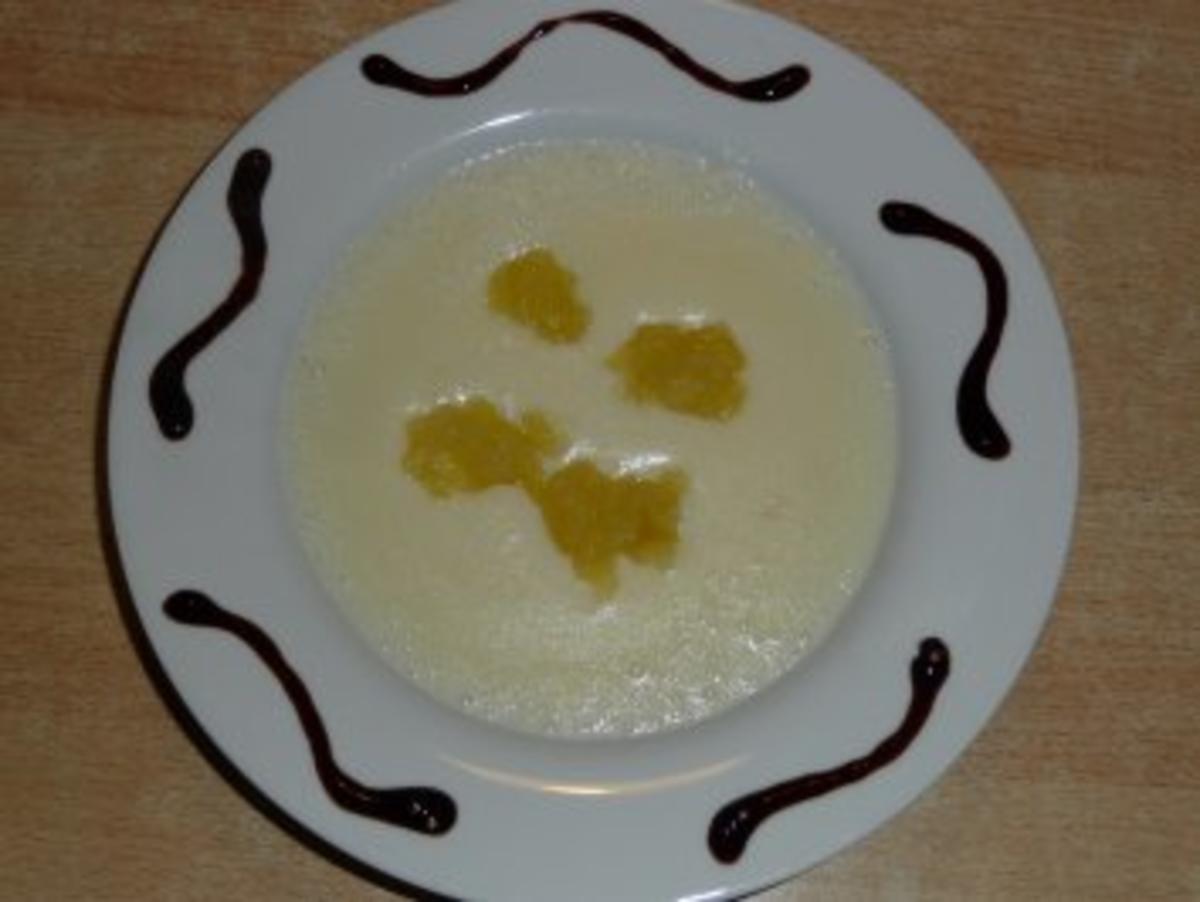 Bilder für Grießpudding / - suppe mit Apfelmus - Rezept