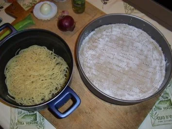Spaghettipizza Schinken/Paprikaolive - Rezept - Bild Nr. 4