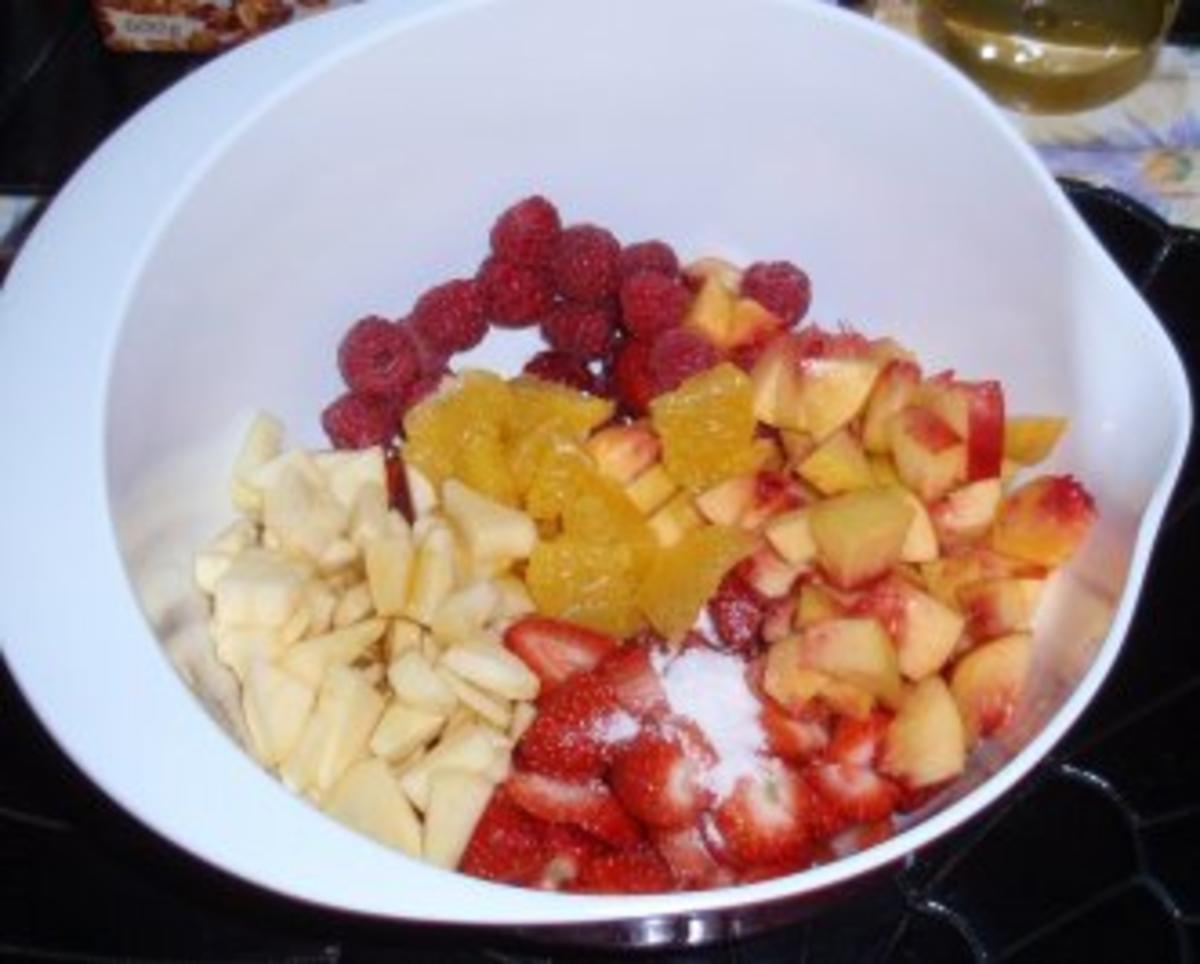 Vitaminreiches Frühstück - Obstsalat und Früchtemüsli - Rezept - Bild Nr. 3