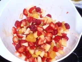 Vitaminreiches Frühstück - Obstsalat und Früchtemüsli - Rezept - Bild Nr. 4