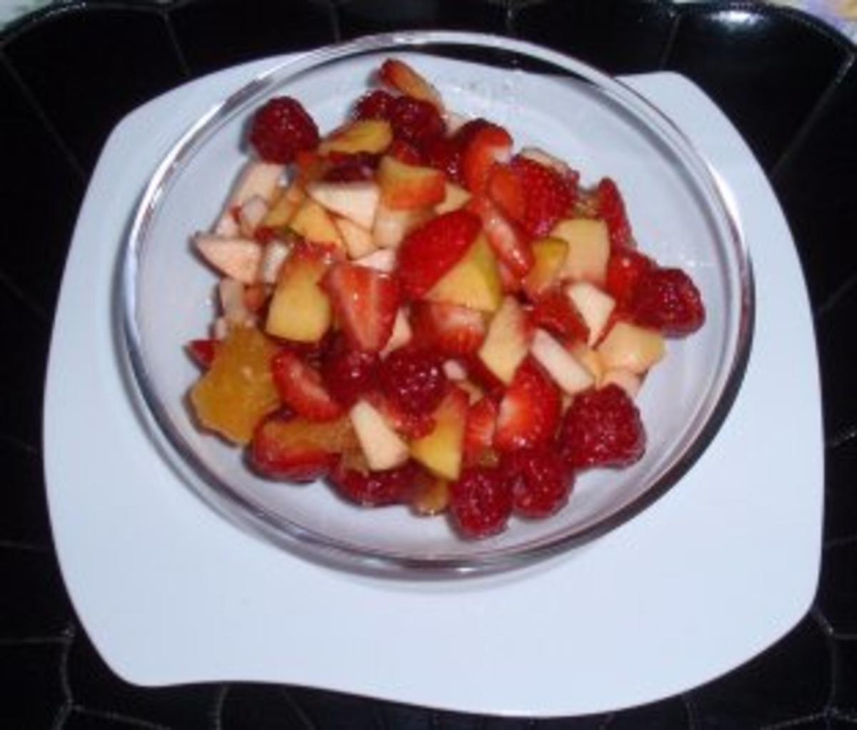 Vitaminreiches Frühstück - Obstsalat und Früchtemüsli - Rezept - Bild Nr. 8
