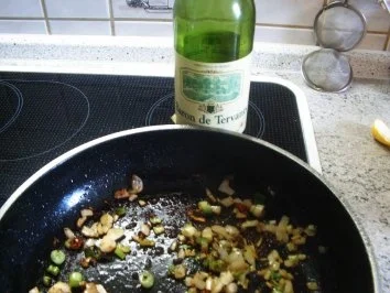 Rezept: Riesengarnelen in einer Safran-Currysoße Bild Nr. 5 Riesengarnelen in einer Safran-Currysoße - Rezept - Bild Nr. 5