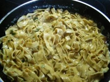 Rezept: Riesengarnelen in einer Safran-Currysoße Bild Nr. 8 Riesengarnelen in einer Safran-Currysoße - Rezept - Bild Nr. 8